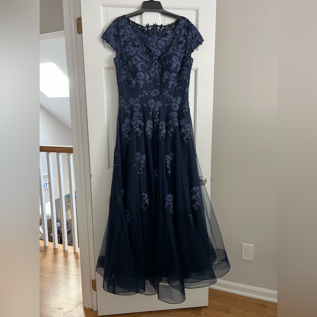 La Femme Navy Lace Gown - Never Worn - Hemmed To 5’7” With 2.5” Heels. Size 14.